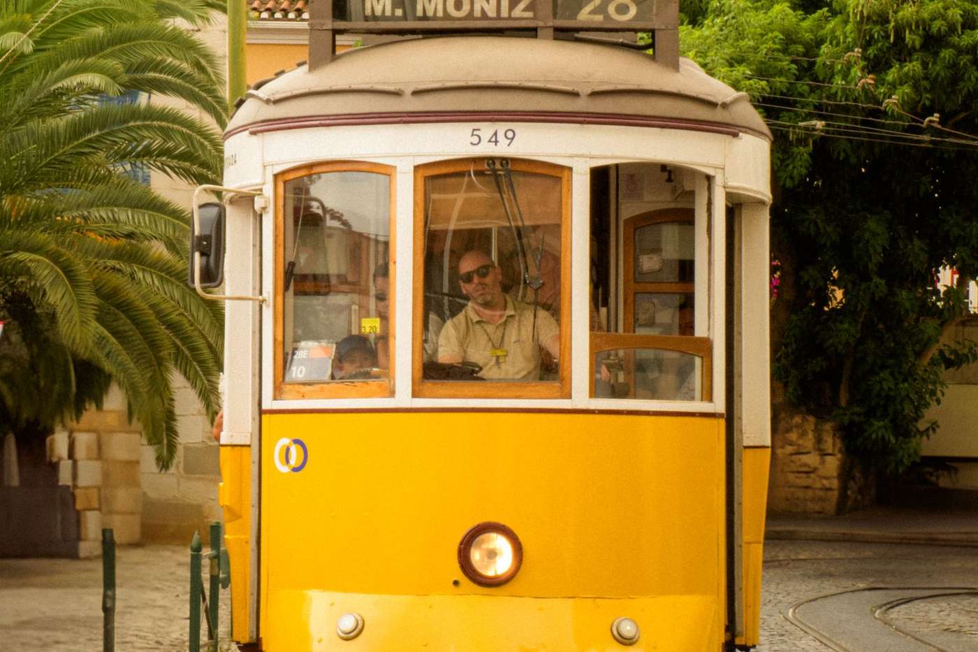 Lisbon: Tram 28 & Alfama guide cover